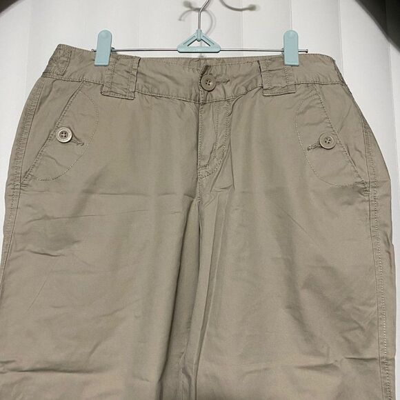 Calvin Klein Beige capris - Picture 2 of 5